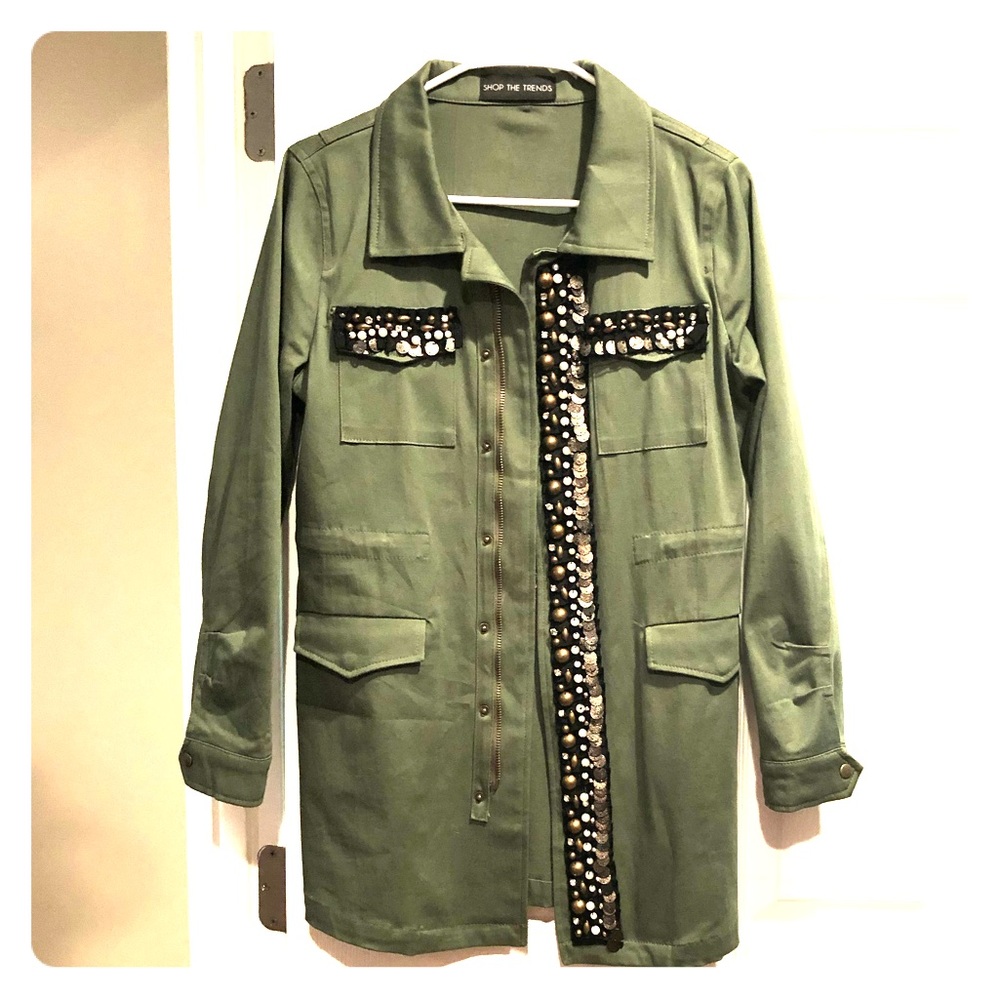 ✨Trendy jacket with beautiful embellishments ✨